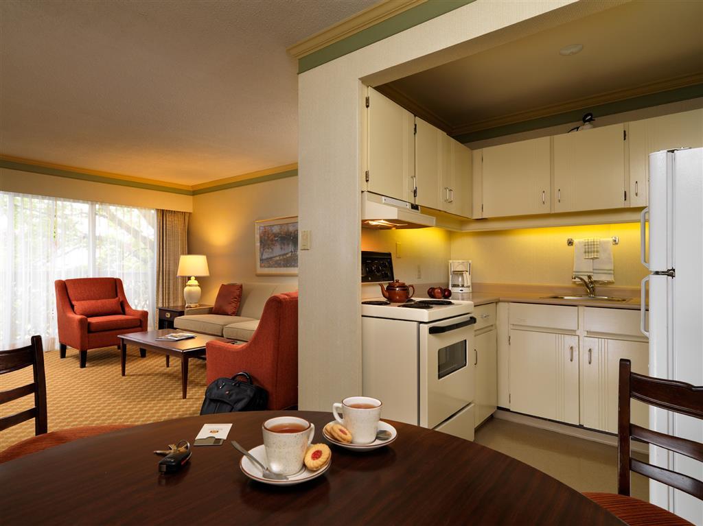 Royal Scot Hotel & Suites Виктория Стая снимка