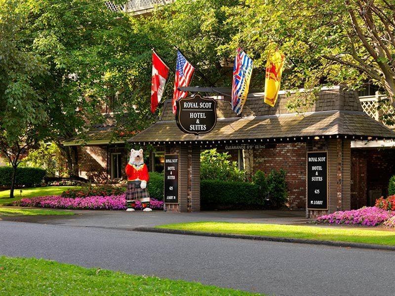 Royal Scot Hotel & Suites Виктория Екстериор снимка
